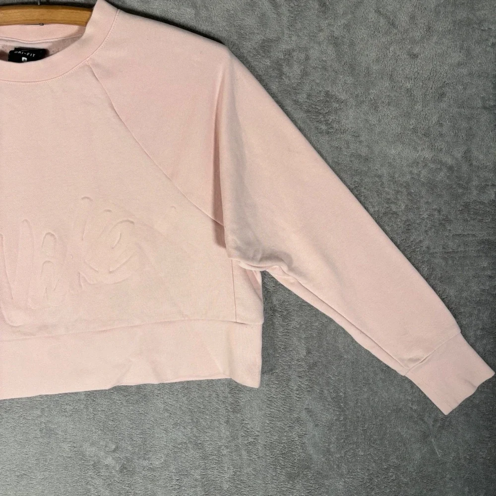 Nike Dri-FIT Women Small Pink Embossed Logo Cropped Pullover Sweatshirt Gorpcore